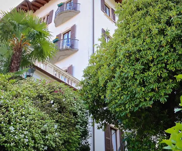 Du Parc Szálloda Stresa